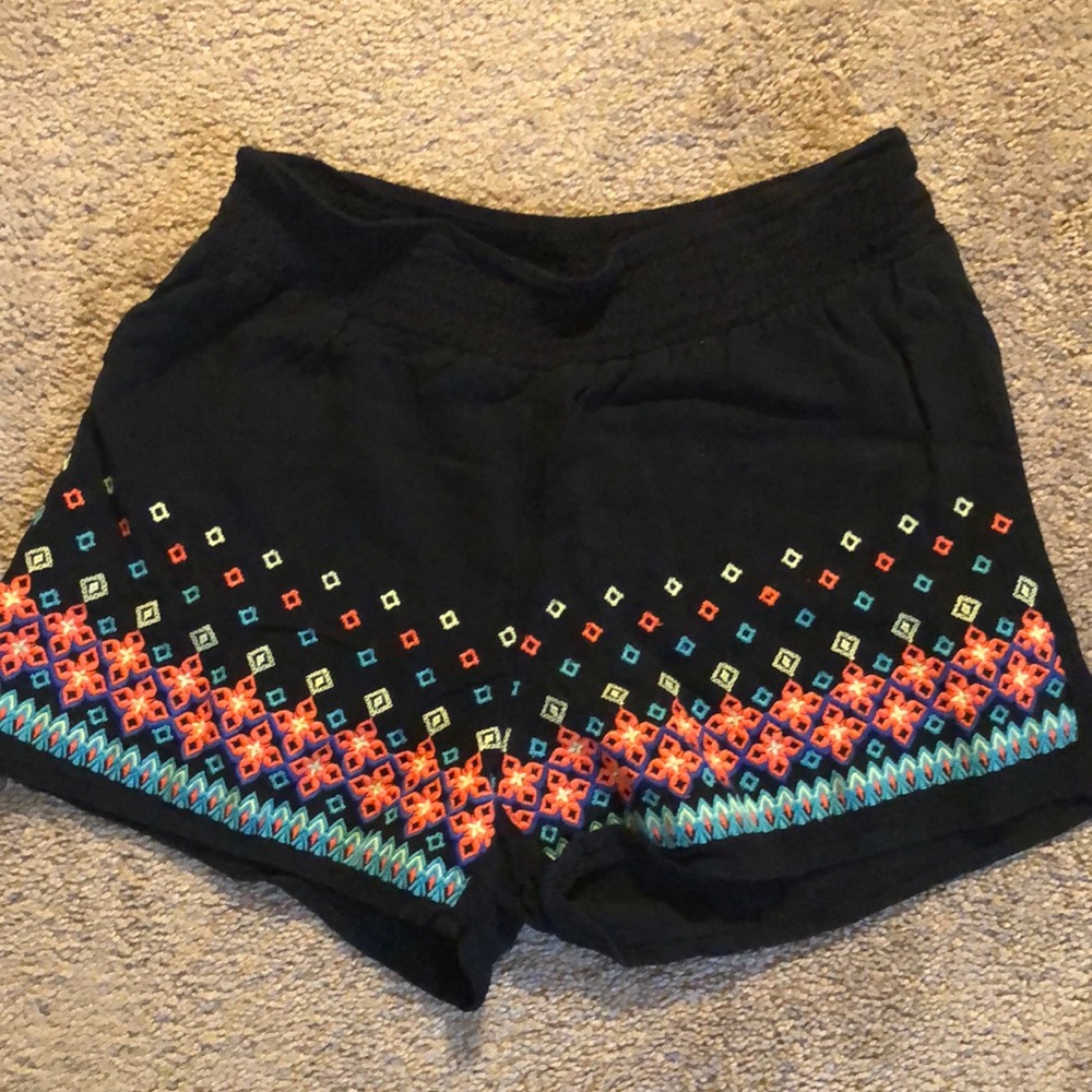 Elastic waist band shorts